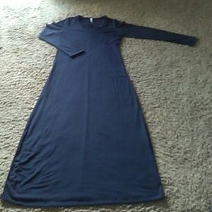 Sleek, straight line Rayon, Polyester, Spandex dre